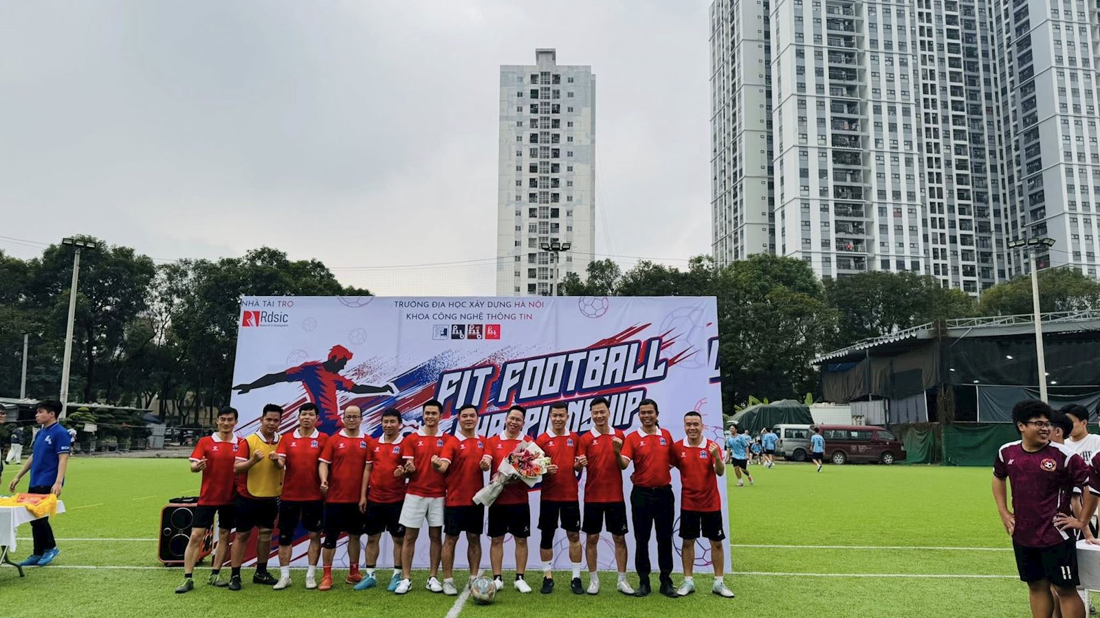 KHAI MẠC GIẢI BÓNG ĐÁ TRUYỀN THỐNG SINH VIÊN FIT FOOTBALL 2025–2026